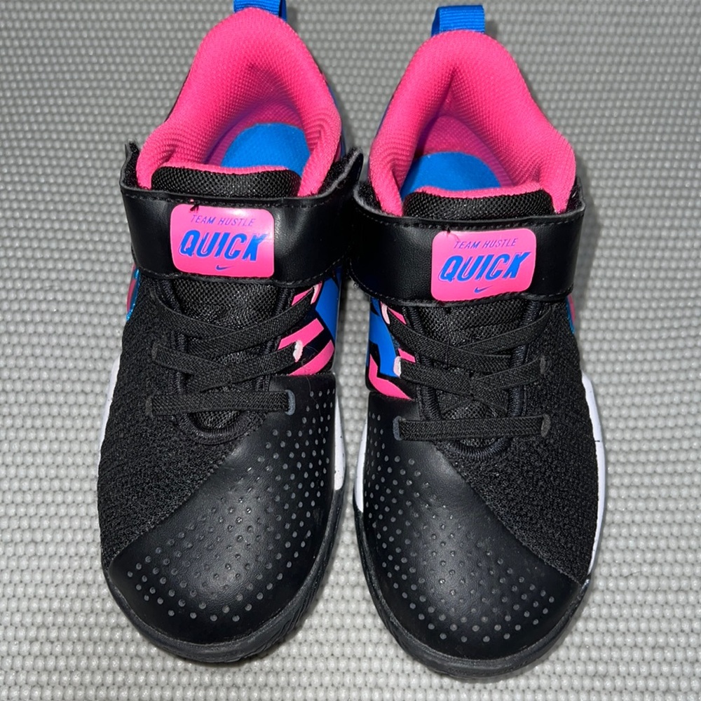 Nike Team Hustle Quick